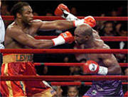 21000_21883_990316_holyfieldfight