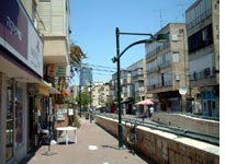 The pedestrian mall near the Tel Aviv bus station