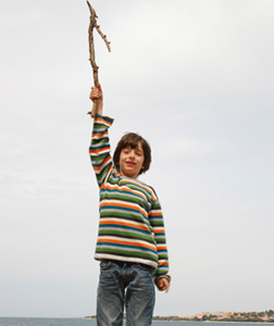 1_123125_123073_2279751_2279752_110112_ex_boysticktn Do boys like sticks? Click image to expand.