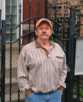 Hoy, Johnnie Harbaugh y su familia viven en suburbios del noroeste de Chicago.  Octubre de 2013.