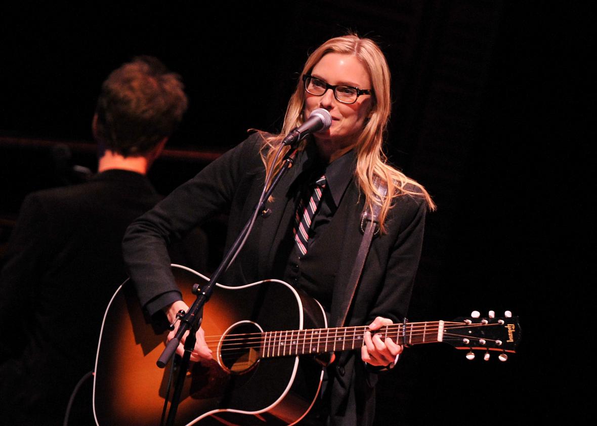 137868294-singer-songwriter-aimee-mann-performs-at-carnegie-hall