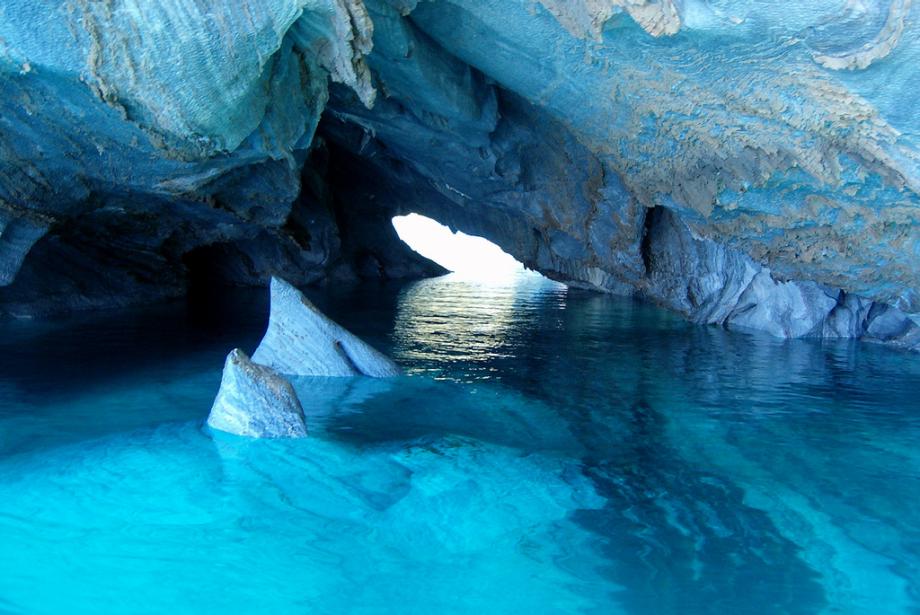 http://www.slate.com/content/dam/slate/blogs/atlas_obscura/2013/05/01/the_marble_caves_of_chile_chico_a_visually_spectacular_interplay_of_light/7eed76b808949cb323e67b5fc5e27c03efb5e502.jpg.CROP.article920-large.jpg
