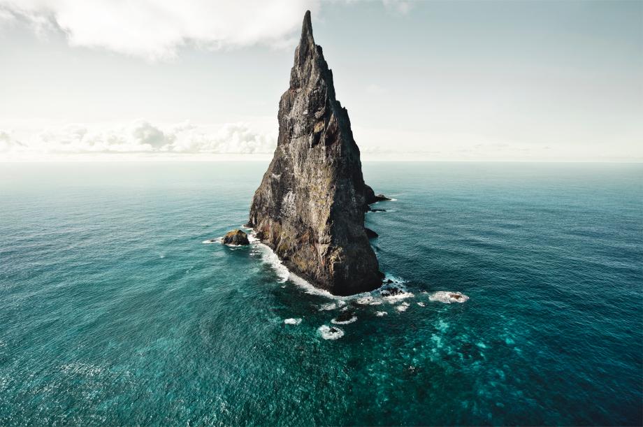 balls-pyramid-lord-howe-australia-by-hatty-gottschalk