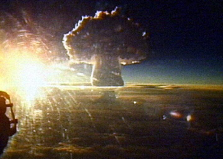 web限定セール most the Bomba, Tsar powerful ever weapon nuclear その他