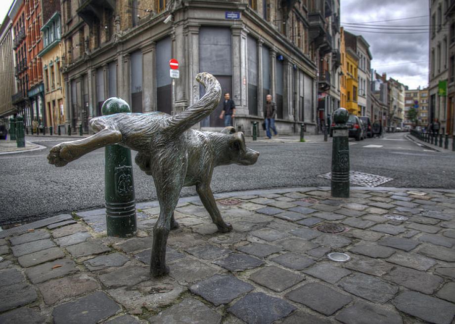 peeing statue Brussells