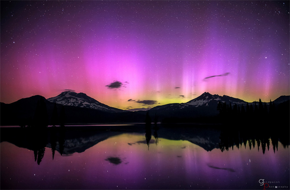 Crater lake aurora