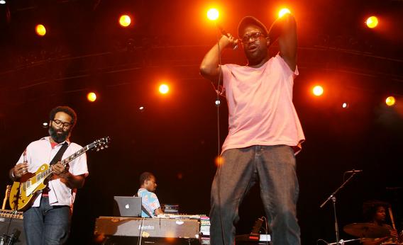 Kyp Malone (left) and Tunde Adebimpe (right) of TV On The Radio, in 2009.