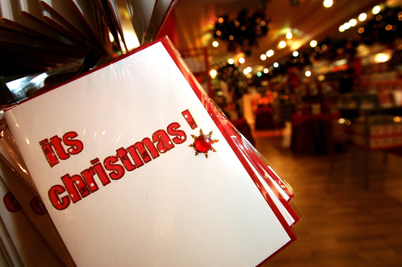 How to make your last name plural on holiday cards and avoid apostrophe catastrophe.