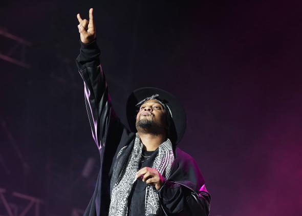 457419158-dangelo-performs-live-for-fans-at-sydney-soulfest-music