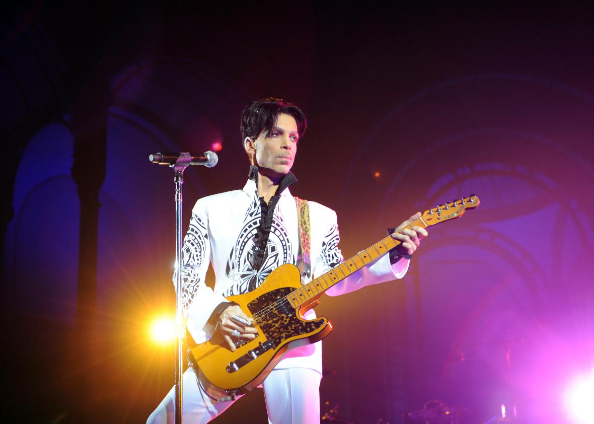 91849564-singer-prince-performs-on-october-11-2009-at-the-grand