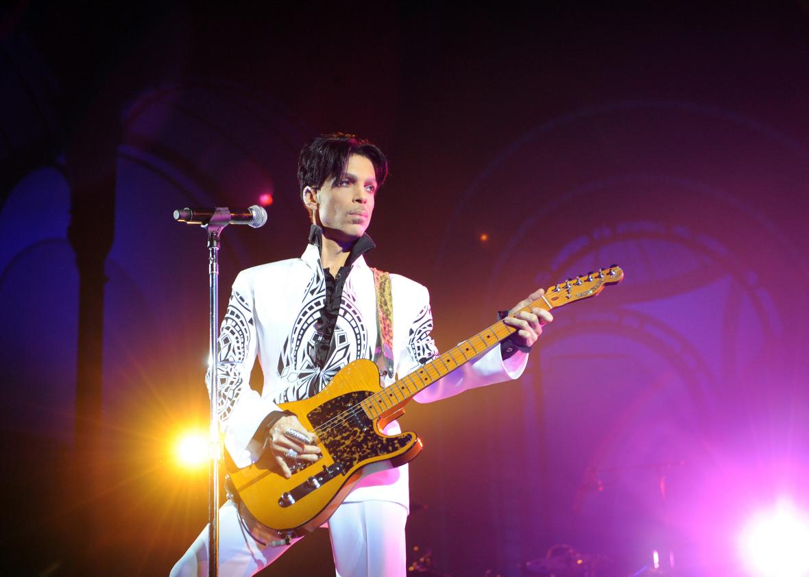 91849564-singer-prince-performs-on-october-11-2009-at-the-grand 91849564-singer-prince-performs-on-october-11-2009-at-the-grand