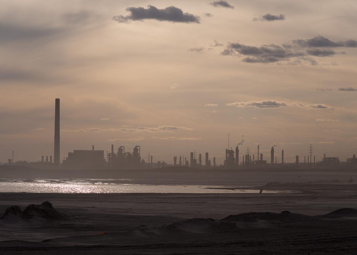 471948838-the-syncrude-oil-sands-site-on-april-27th-2015-outside