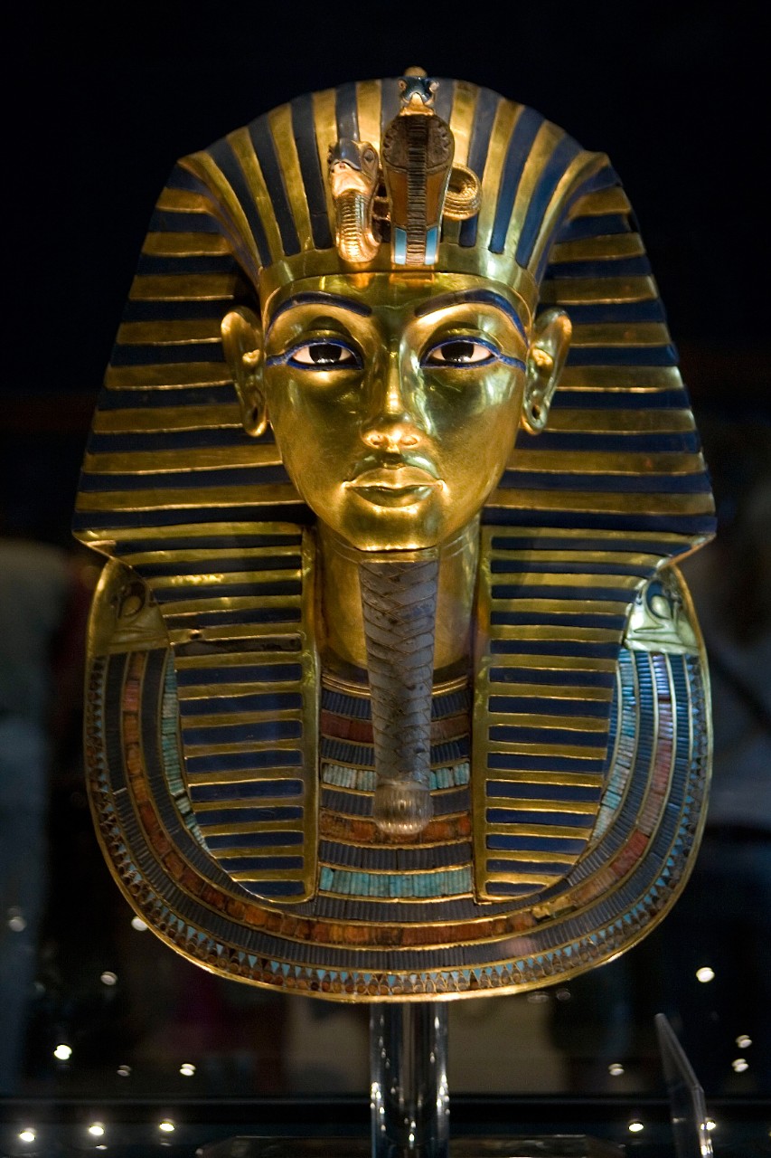 King Tutankhamun U2019s Broken Beard Was Glued Back To Mask In