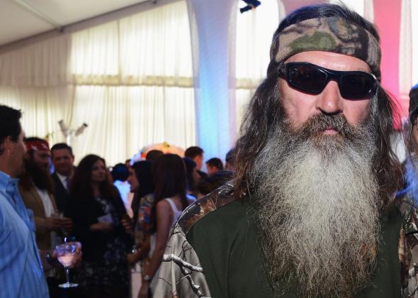 144108809-phil-robertson-and-miss-kay-robertson-attend-a-e 144108809-phil-robertson-and-miss-kay-robertson-attend-a-e
