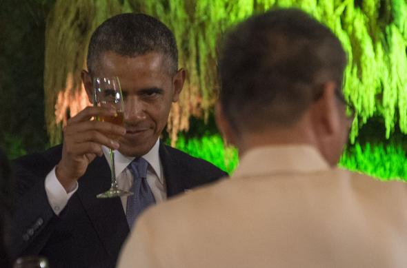 487169773-president-barack-obama-proposes-a-toast-during-a-state