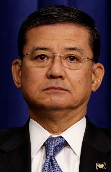 102295946-veterans-affairs-secretary-eric-shinseki-participates