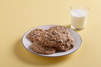 Plate of Toffee-Brown Butter Oatmeal Cookies 