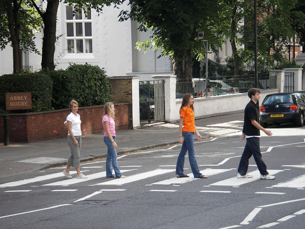 images%2Fslides%2F7_Abbey-Road-luckyno3