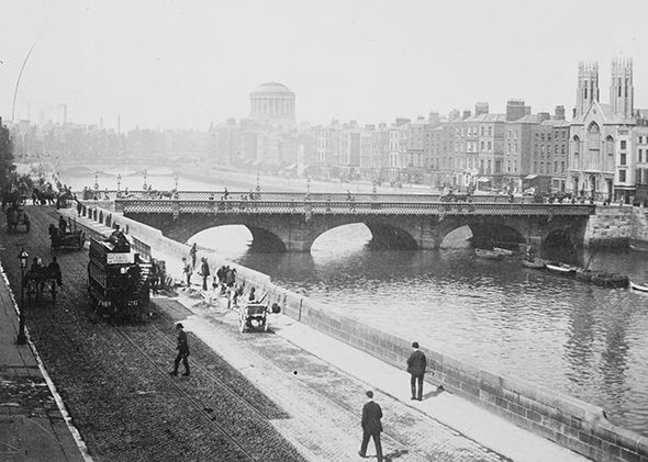 1405_BOOKS_Dubliners-Grattan-Bridge-1900_590