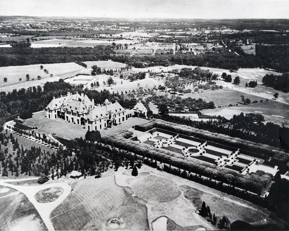 Oheka castle in the 1920s.