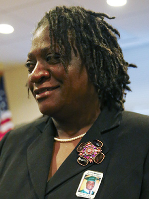 151001_CRIME_Jonathan-Ferrell-Mother Georgia Ferrell