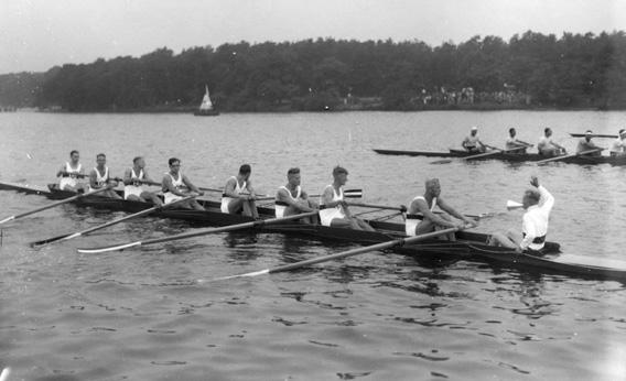 The German crew at the start line of the Olympic final.