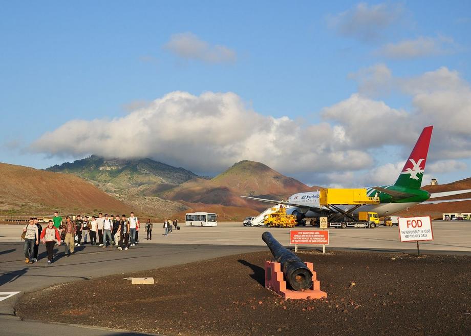 1200pxascension_island_wideawake_airfield_1