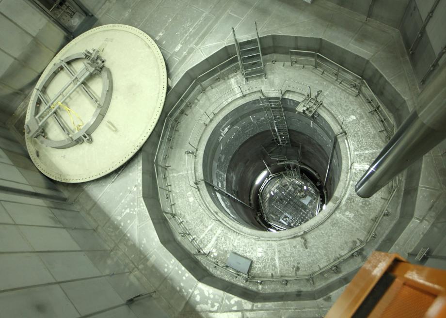 111283336-picture-taken-on-march-25-of-the-reactor-core-at-the 111283336-picture-taken-on-march-25-of-the-reactor-core-at-the