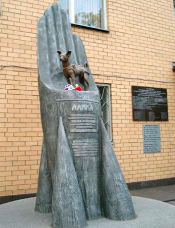 laika_monument