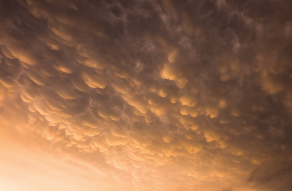 mammatus clouds