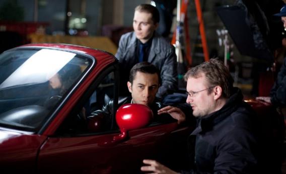 Looper_JGL_RianJohnson Rian Johnson directs Joseph Gordon-Levitt in Looper