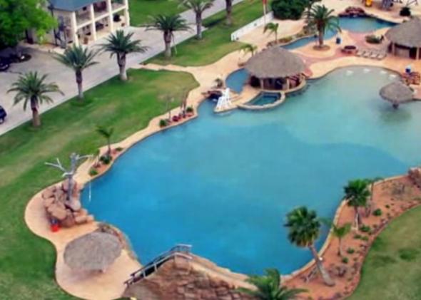 Worlds_Largest_Pool_Texas