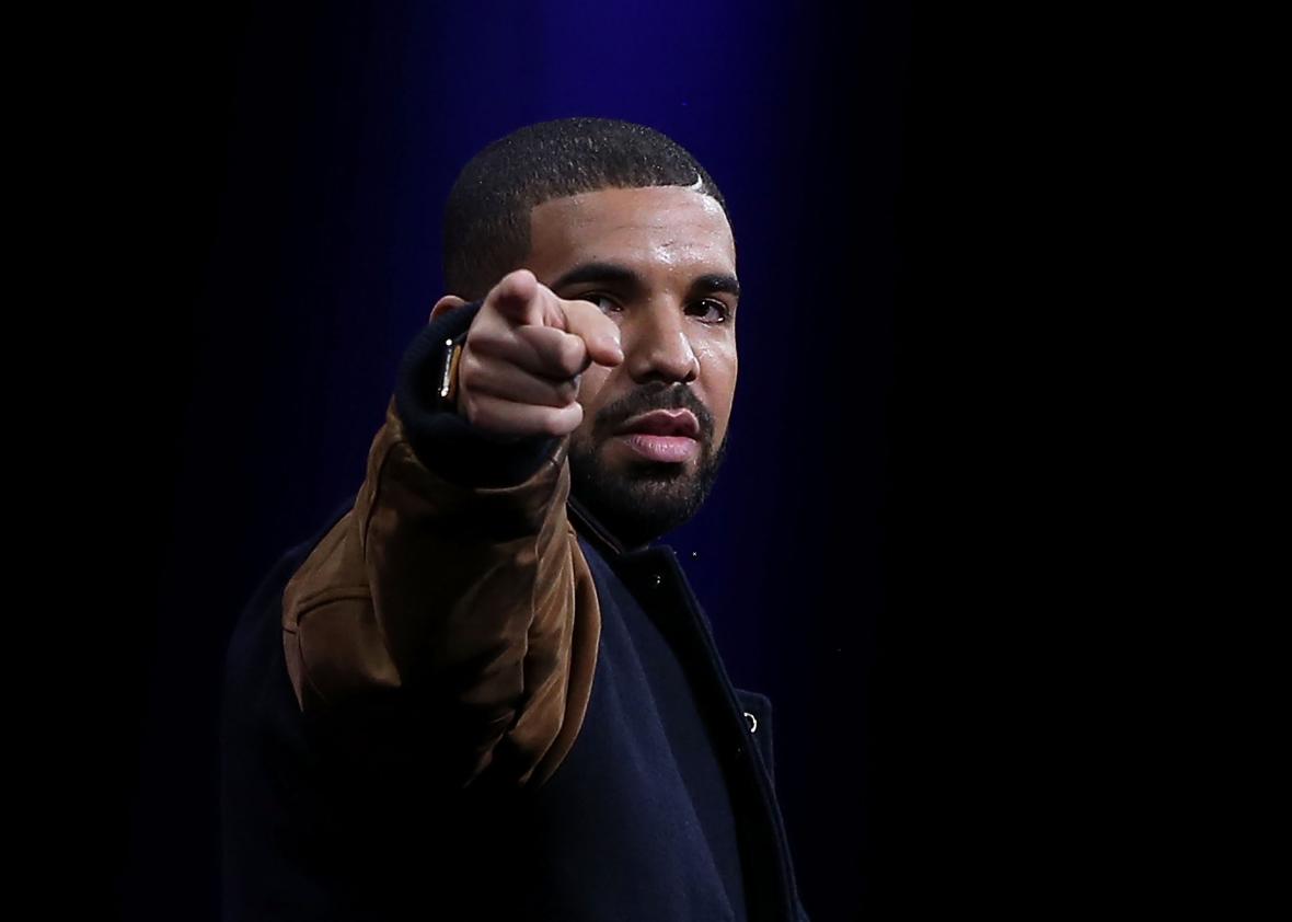 476367596-recording-artist-drake-speaks-about-apple-music-during 476367596-recording-artist-drake-speaks-about-apple-music-during
