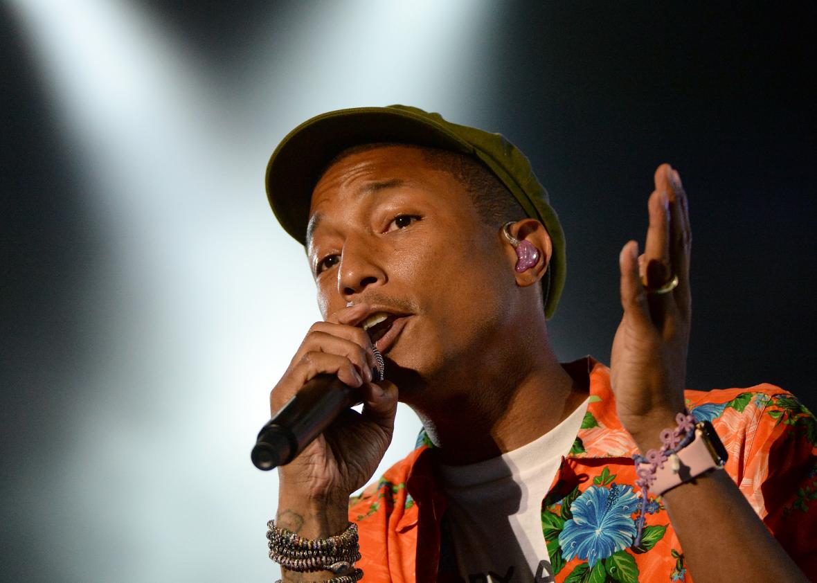 475304496-singer-pharell-williams-performs-during-the-14th 475304496-singer-pharell-williams-performs-during-the-14th