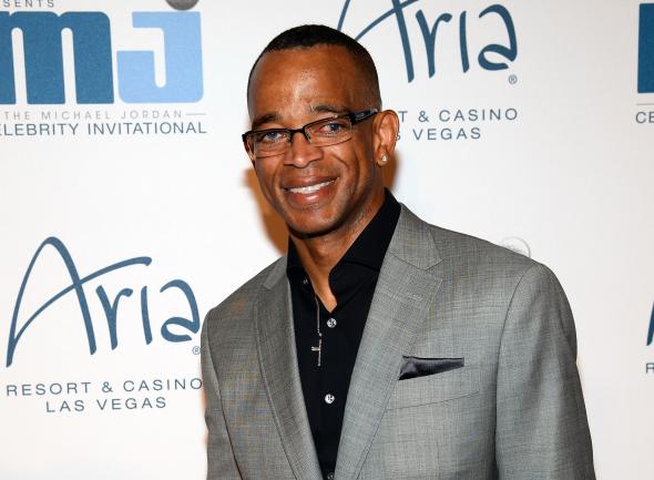 482823385-sportscaster-stuart-scott-arrives-at-the-13th-annual 482823385-sportscaster-stuart-scott-arrives-at-the-13th-annual