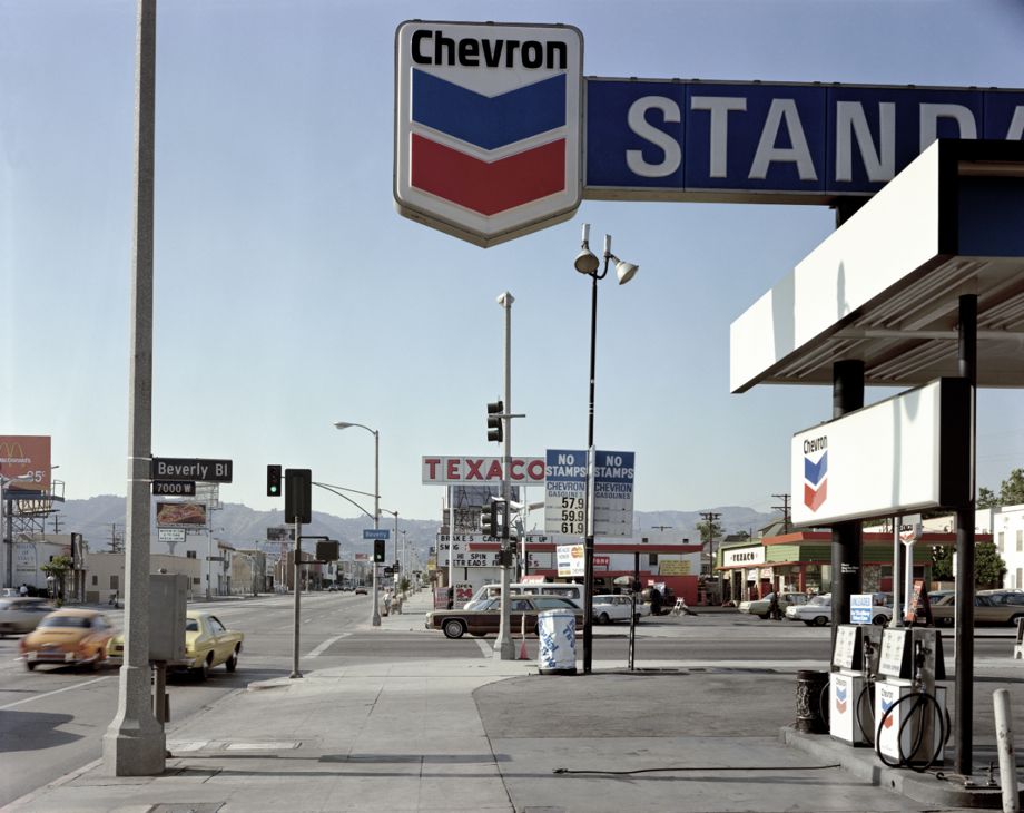 Stephen Shore's photograph of Beverly Boulevard and La Brea Avenue, Los Angeles, June 21, 1974