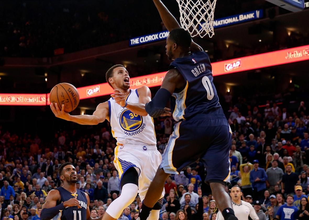 495425042-stephen-curry-of-the-golden-state-warriors-goes-up-for
