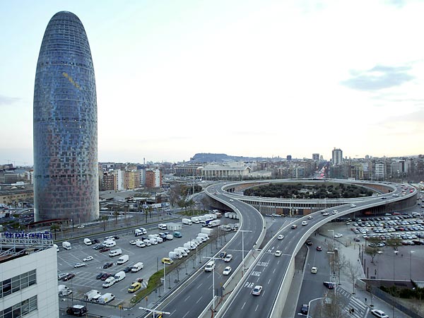 images%2Fslides%2F4_Arch_Torre-Agbar