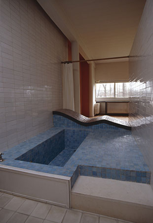 images%2Fslides%2F5_corbu