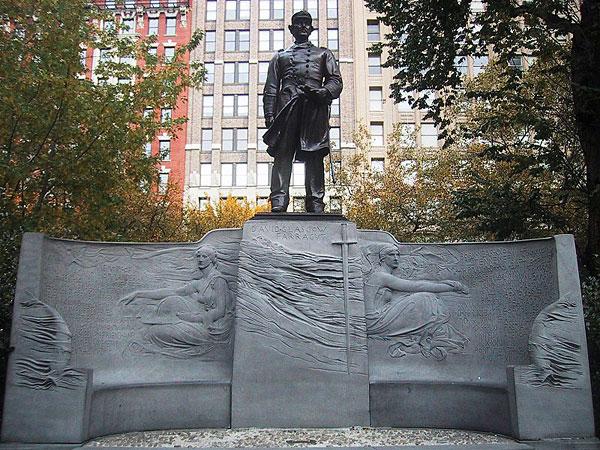 images%2Fslides%2F7_Farragut_Sculpture