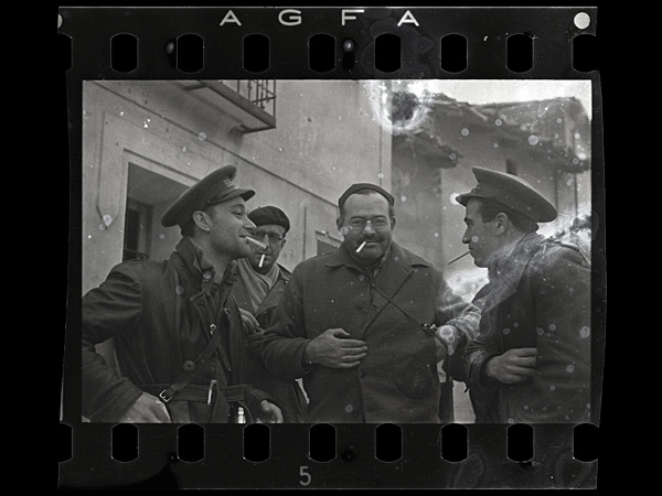 images%2Fslides%2F03_Capa_Hemingway