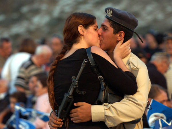 images%2Fslides%2Fkiss06_3