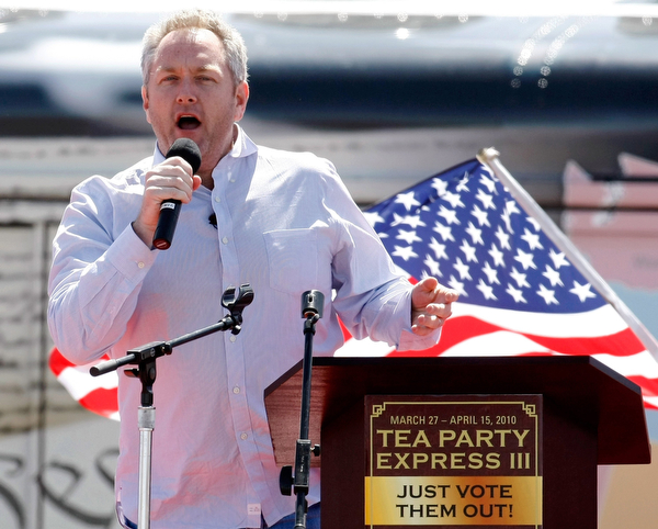 images%2Fslides%2Fbreitbart_05_4