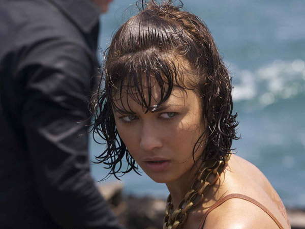 images%2Fslides%2F17-Olga-Kurylenko-Quantum-of-Solace_3