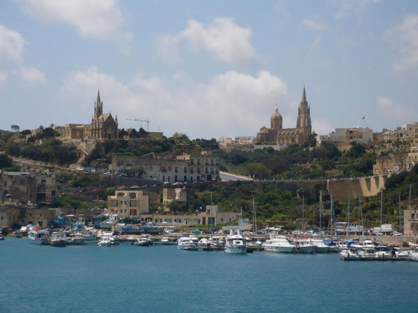 images%2Fslides%2F4_001_Gozo_from_ferry_1