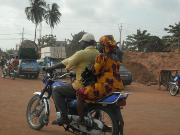 images%2Fslides%2F6_motorcycle_lady