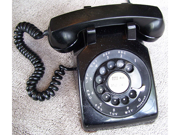 Menyimak Perjalanan Telepon  dari Masa ke Masa Tekno 