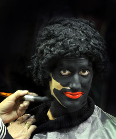 images%2Fslides%2F01_ZwartePiet_facepaint_1