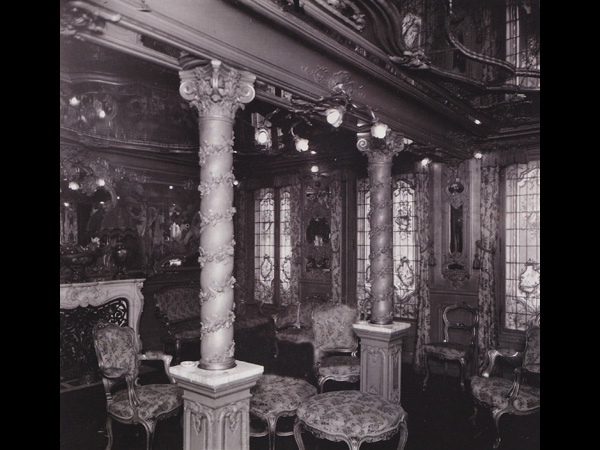 images%2Fslides%2F3_chabanais-louis-xv-room