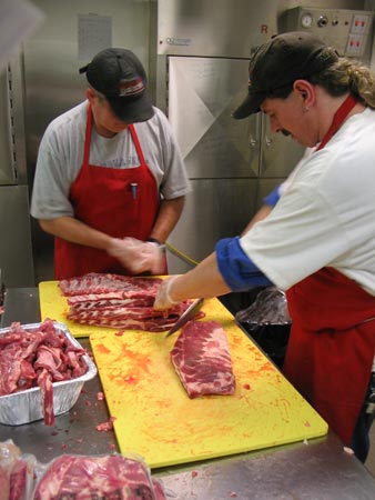 images%2Fslides%2F005_CuttingRibsatOklahomaJo